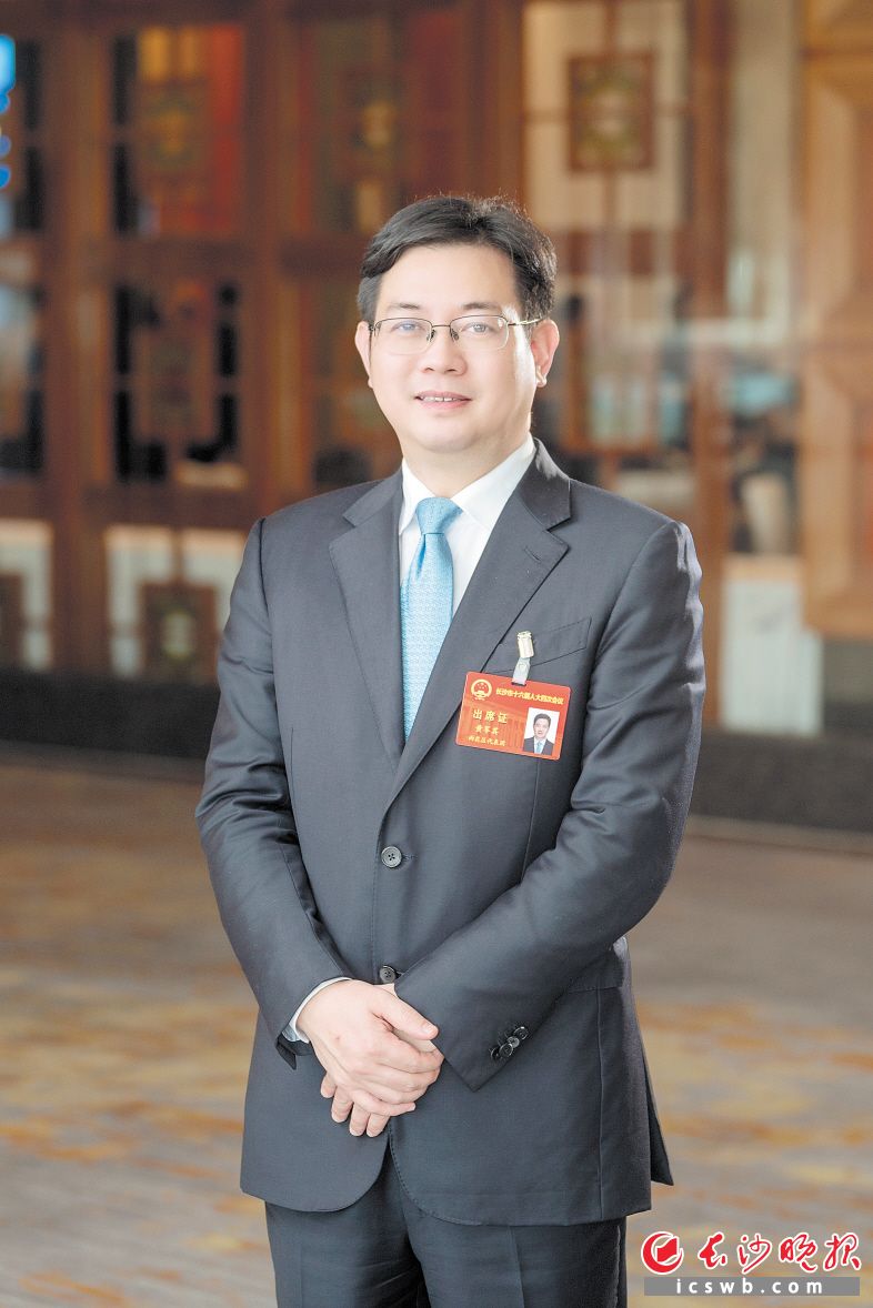 2黃軍其.jpg